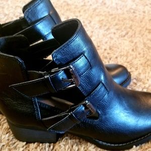 New black ankle boots